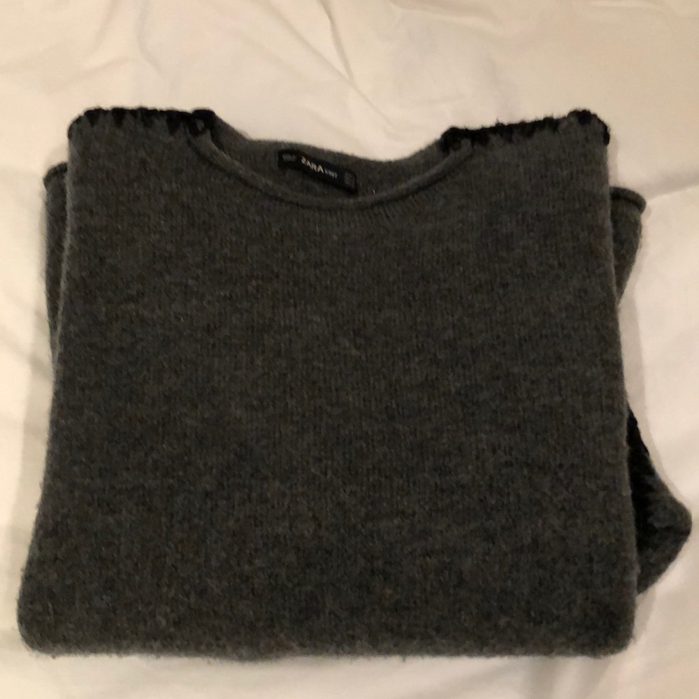 ZARA Cashmere/Wool Grey Sweater w/ knit detail